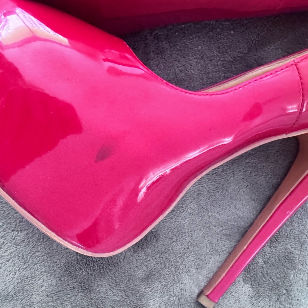 Elegant Red High Heel Pumps - Picture 6 of 10